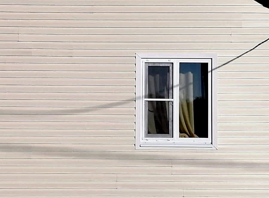 Установка москитных сеток на окна ПВХ