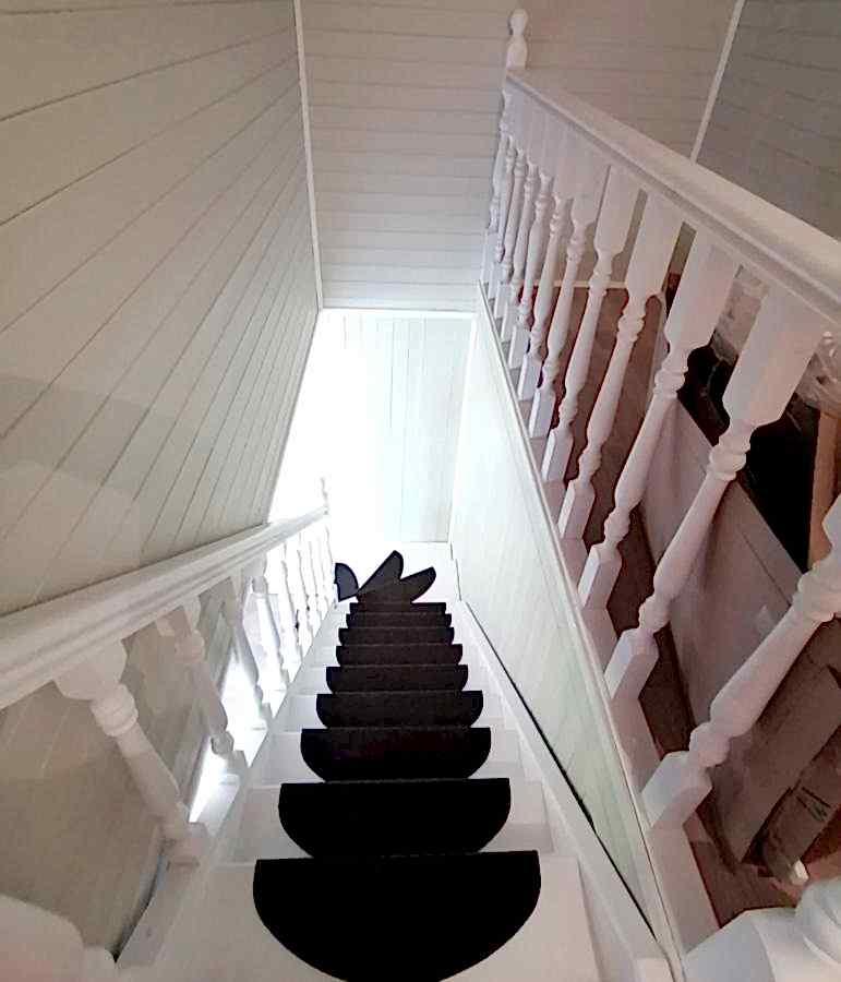 Лестница клеёная с балясинами и поручнем-2